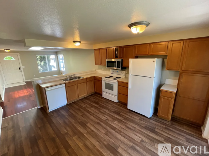 13114 49th Ave NE 3 Beds Single Family Home for Rent - Photo gallery 2