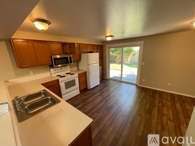 13114 49th Ave NE 3 Beds Single Family Home for Rent - Photo gallery 3