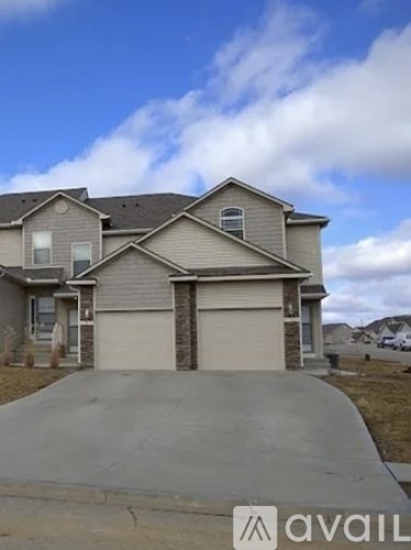 10512 Clubhouse Dr 3 Beds Apartment for Rent