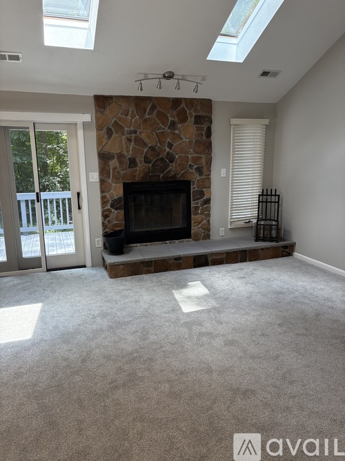 12913 Church Court 3 Beds Single Family Home for Rent - Photo gallery 2