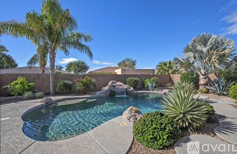 13293 W Edgemont Ave 5 Beds Single Family Home for Rent - Photo gallery 3