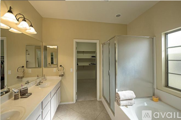 13293 W Edgemont Ave 5 Beds Single Family Home for Rent - Photo gallery 5