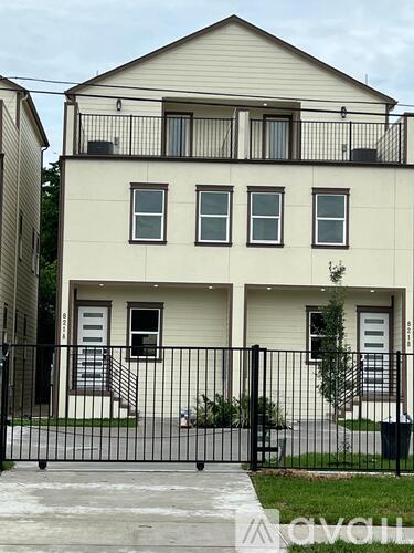 819 North Loop 3 Beds Townhouse for Rent - Photo gallery 2