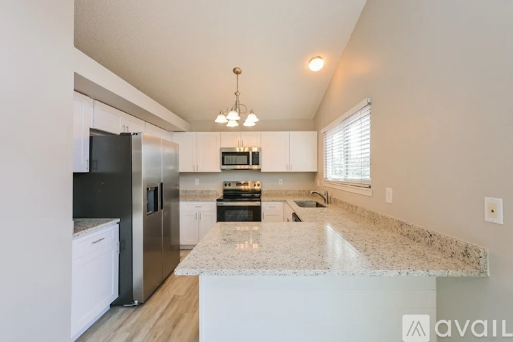 490 East Pharr Road 3 Beds Single Family Home for Rent - Photo gallery 2