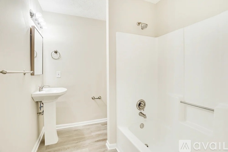490 East Pharr Road 3 Beds Single Family Home for Rent - Photo gallery 4