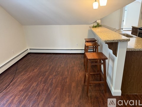 37 39 Hillside Ave 2 Beds Apartment for Rent