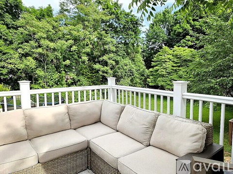 29 Woodland Rd 3 Beds Apartment for Rent