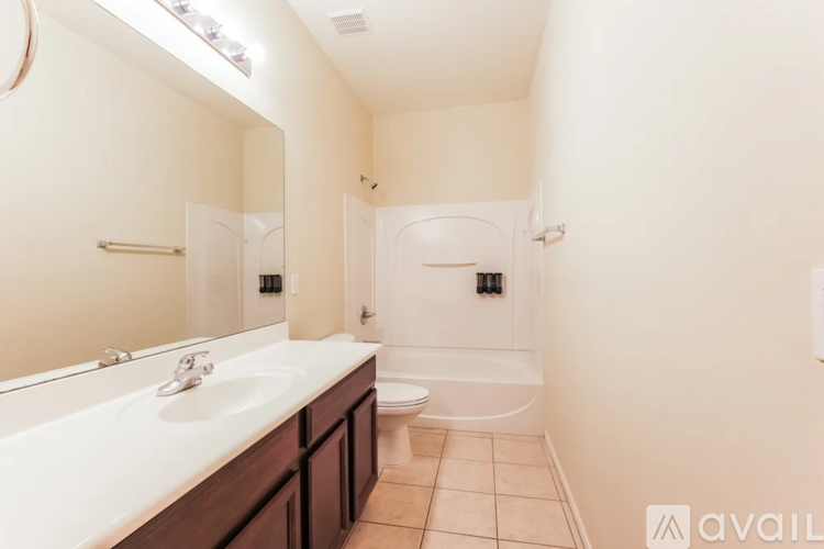 15723 W Calavar Rd 4 Beds Single Family Home for Rent - Photo gallery 2