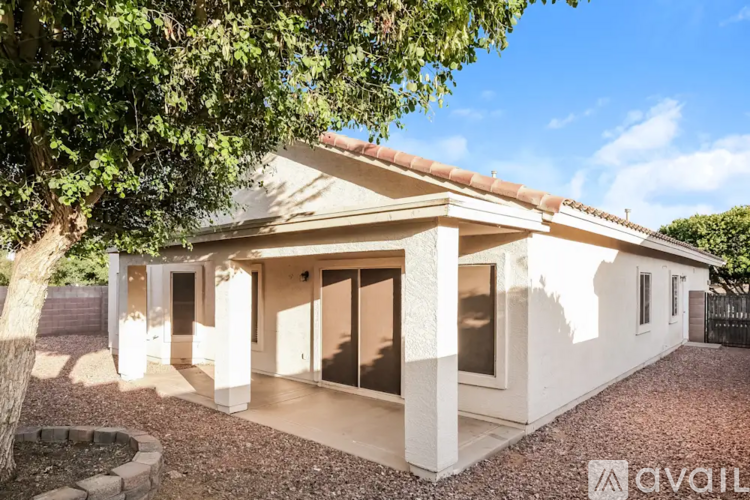 15723 W Calavar Rd 4 Beds Single Family Home for Rent - Photo gallery 5