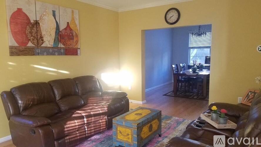 19 Hyde Park Drive 4 Beds Single Family Home for Rent - Photo gallery 2
