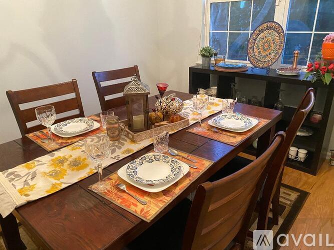 19 Hyde Park Drive 4 Beds Single Family Home for Rent - Photo gallery 3