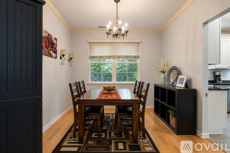 19 Hyde Park Drive 4 Beds Single Family Home for Rent - Photo gallery 4