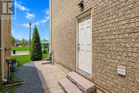 BASEMENT APARTMENT - 179 SUMMERLYN TRAIL 2 Beds Apartment for Rent