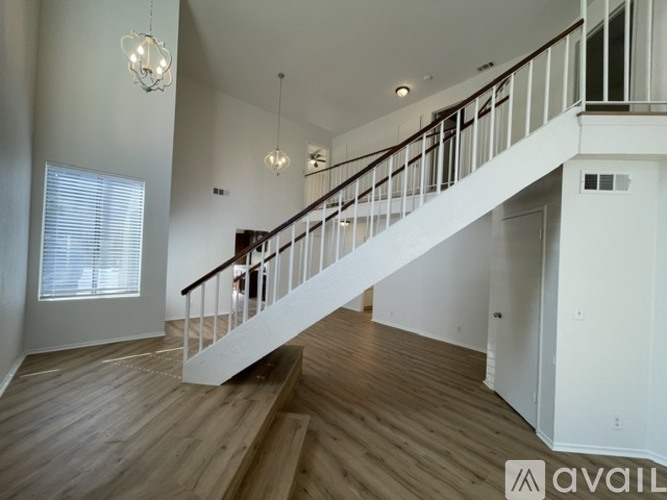 680 Woodcrest Dr 3 Beds Apartment for Rent - Photo gallery 4