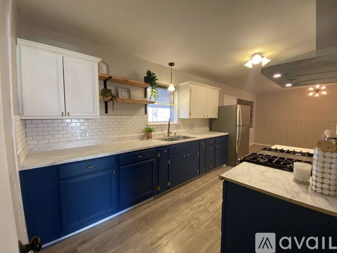 4604 Mercedes Dr 3 Beds Single Family Home for Rent - Photo gallery 3
