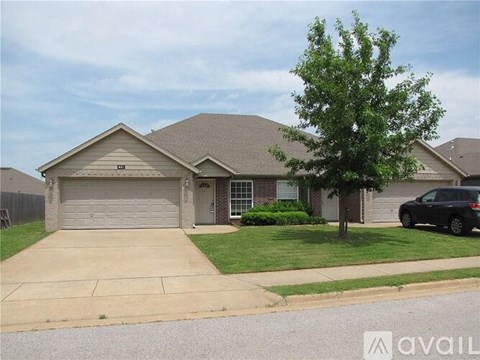 945 Oak Crossing 3 Beds Apartment for Rent