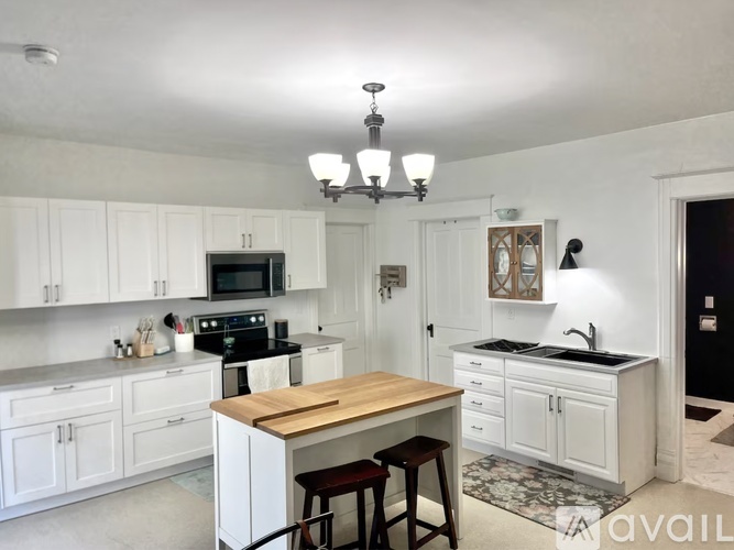 439 West 14th Avenue 3 Beds Apartment for Rent - Photo gallery 1
