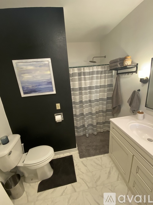 439 West 14th Avenue 3 Beds Apartment for Rent - Photo gallery 2