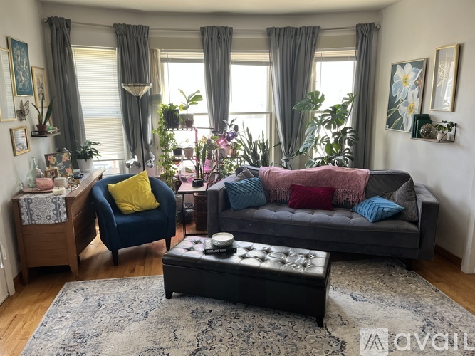 439 West 14th Avenue 3 Beds Apartment for Rent - Photo gallery 3