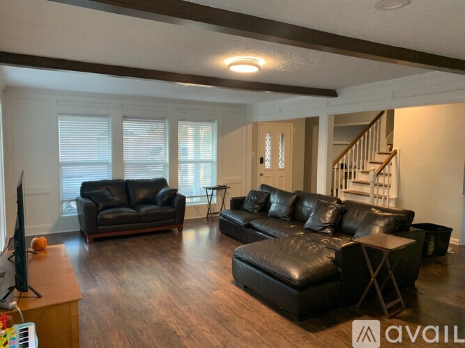 17614 Moss Point Drive 5 Beds Single Family Home for Rent - Photo gallery 2