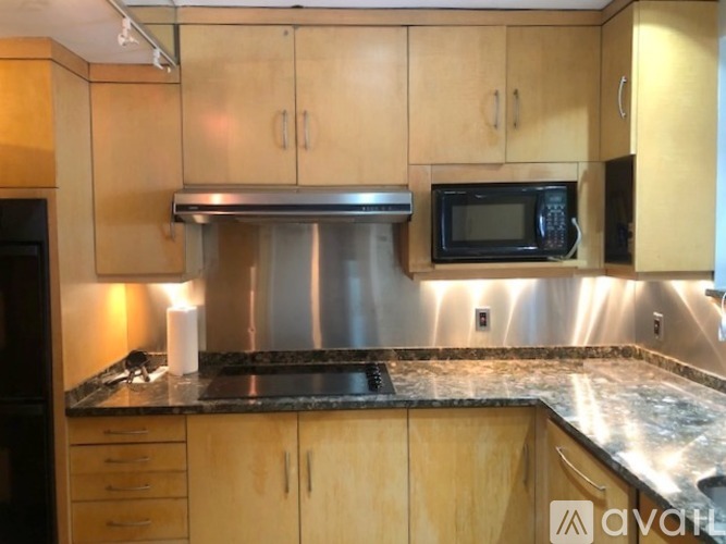 357 Commercial St 3 Beds Apartment for Rent - Photo gallery 4