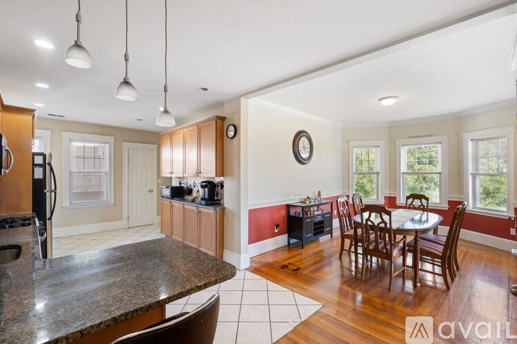 5 Breck Ave 3 Beds Apartment for Rent - Photo gallery 4