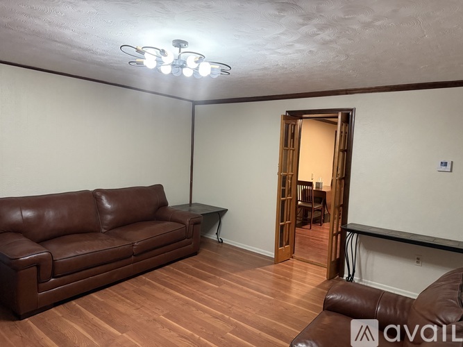 162 1/2 South 17th Street 2 Beds Single Family Home for Rent - Photo gallery 2