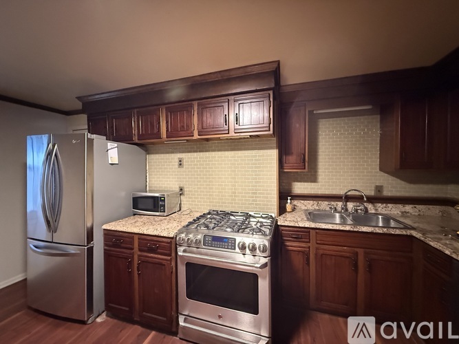 162 1/2 South 17th Street 2 Beds Single Family Home for Rent - Photo gallery 4