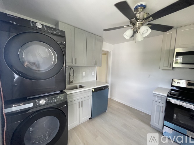 71 Alvord Lane 2 Beds Single Family Home for Rent - Photo gallery 1