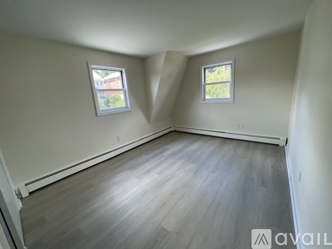 71 Alvord Lane 2 Beds Single Family Home for Rent - Photo gallery 3