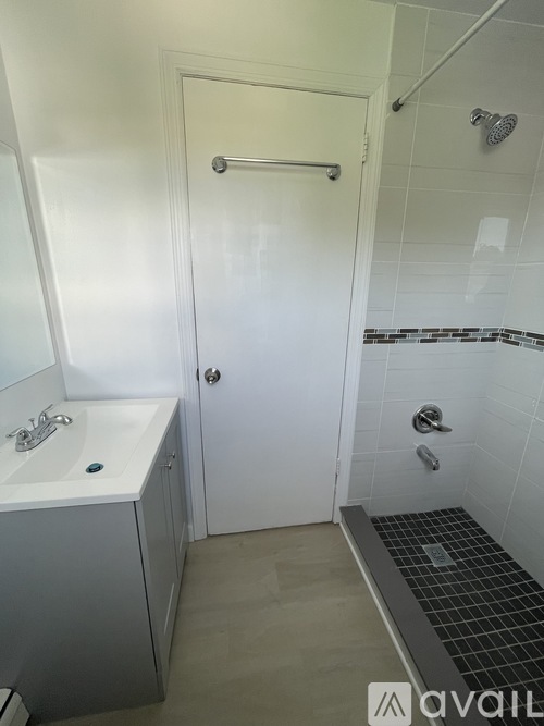 71 Alvord Lane 2 Beds Single Family Home for Rent - Photo gallery 4