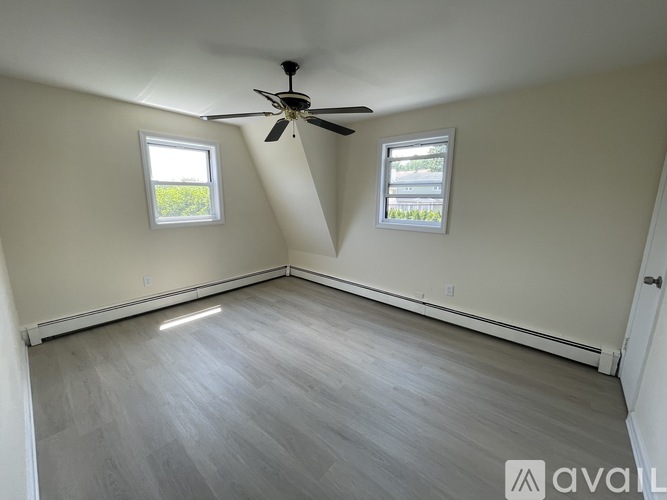 71 Alvord Lane 2 Beds Single Family Home for Rent - Photo gallery 5