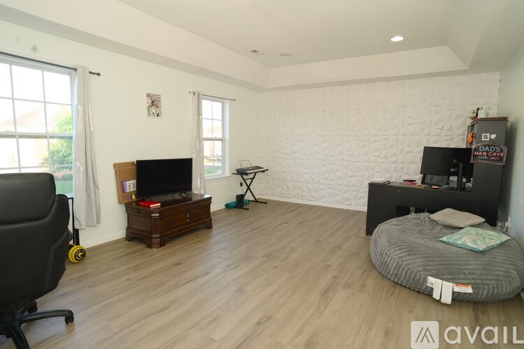 10 Dahlia Court 4 Beds Single Family Home for Rent - Photo gallery 2
