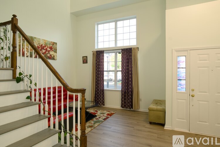 10 Dahlia Court 4 Beds Single Family Home for Rent - Photo gallery 4