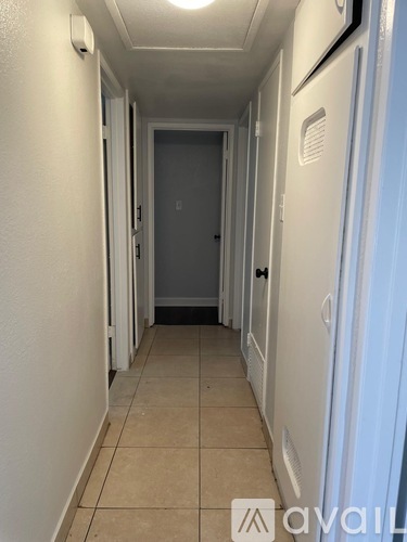 1304 Silver Lake Drive 3 Beds Single Family Home for Rent - Photo gallery 4