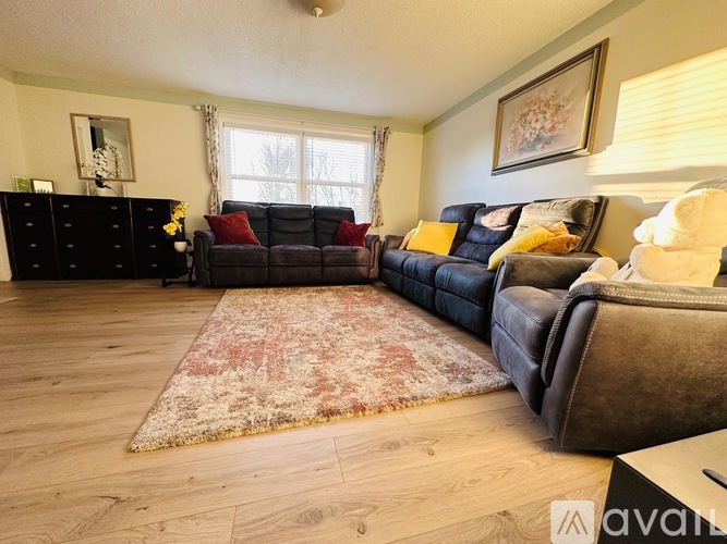 102 Charles St 3 Beds Townhouse for Rent - Photo gallery 3
