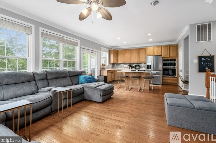 12371 Exchange Row 3 Beds Townhouse for Rent - Photo gallery 3
