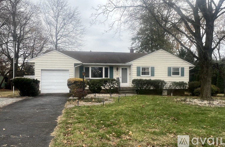 810 Ashton Street 3 Beds Apartment for Rent - Photo gallery 1