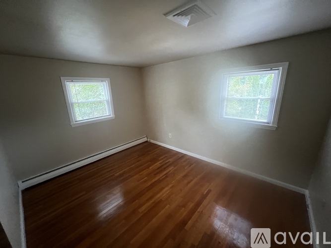 810 Ashton Street 3 Beds Apartment for Rent - Photo gallery 4