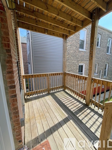 2135 South Fairfield Avenue 2 Beds Apartment for Rent - Photo gallery 2