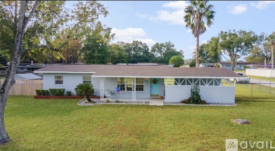 900 Northeast 44th Street 3 Beds Single Family Home for Rent - Photo gallery 1