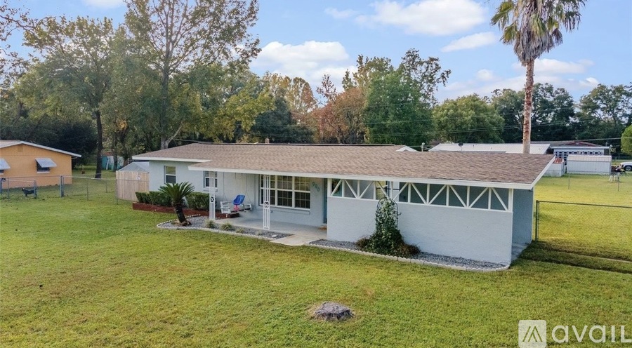 900 Northeast 44th Street 3 Beds Single Family Home for Rent - Photo gallery 2