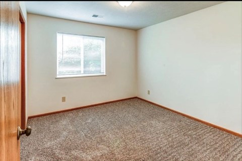 525 Lincoln Street, Unit 104 2 Beds Apartment for Rent