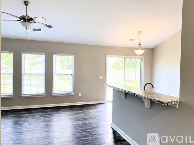 17 Cottingham Way 3 Beds Single Family Home for Rent - Photo gallery 4