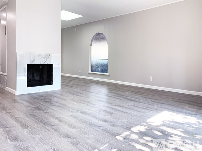 236 Red Oak Dr E 2 Beds Apartment for Rent - Photo gallery 2