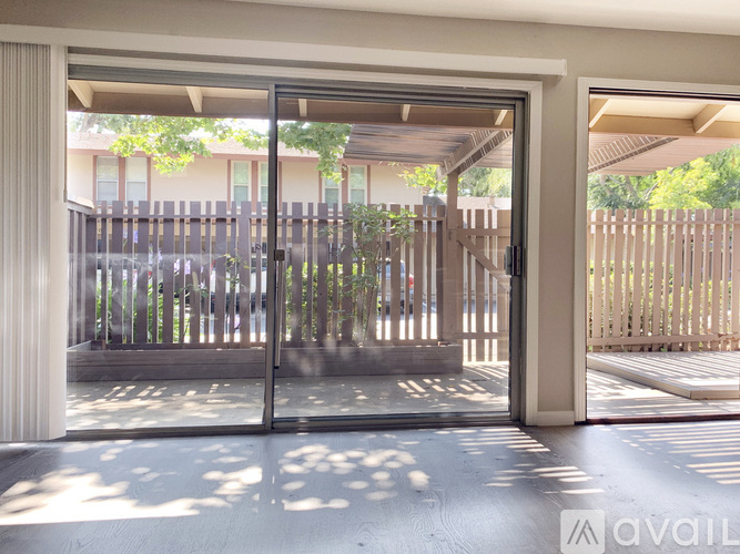 236 Red Oak Dr E 2 Beds Apartment for Rent - Photo gallery 4