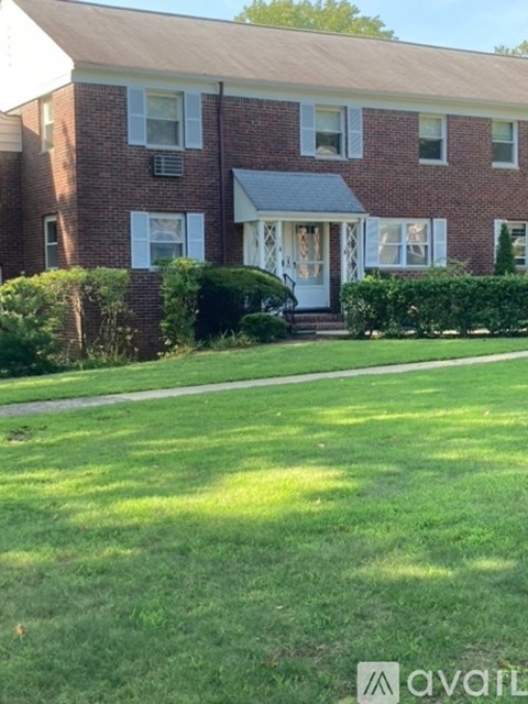 55 Manor Drive 2 Beds Apartment for Rent