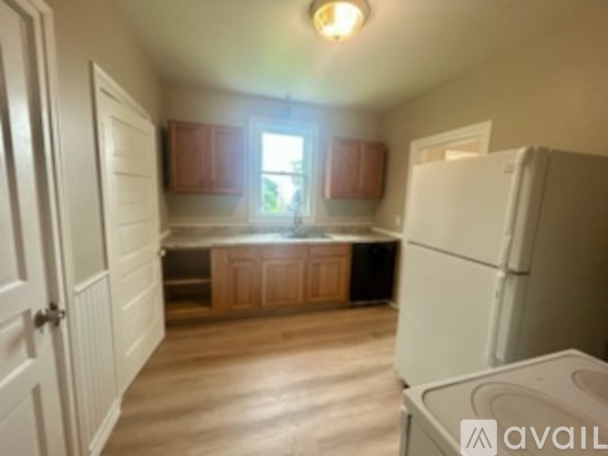 121 Broad St 2 Beds Single Family Home for Rent - Photo gallery 2