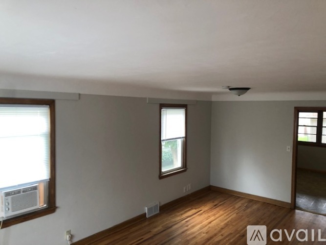 131 8th Ave N 3 Beds Apartment for Rent - Photo gallery 4