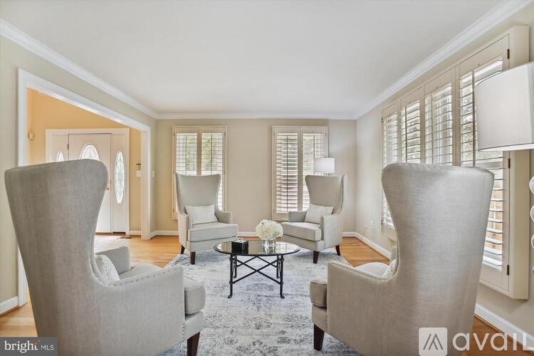 2071 Madrillon Road 5 Beds Single Family Home for Rent - Photo gallery 5